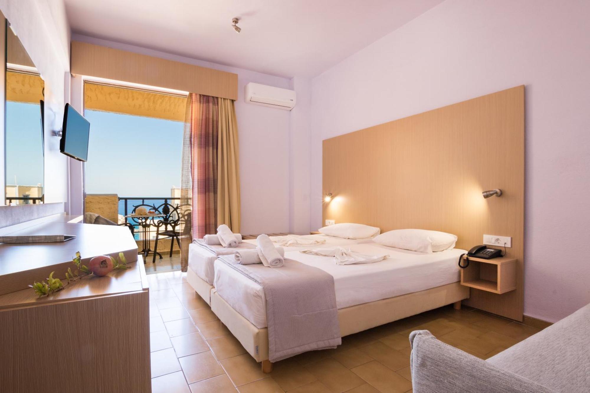 Atlantis Hotel Karpathos Town  Exterior photo