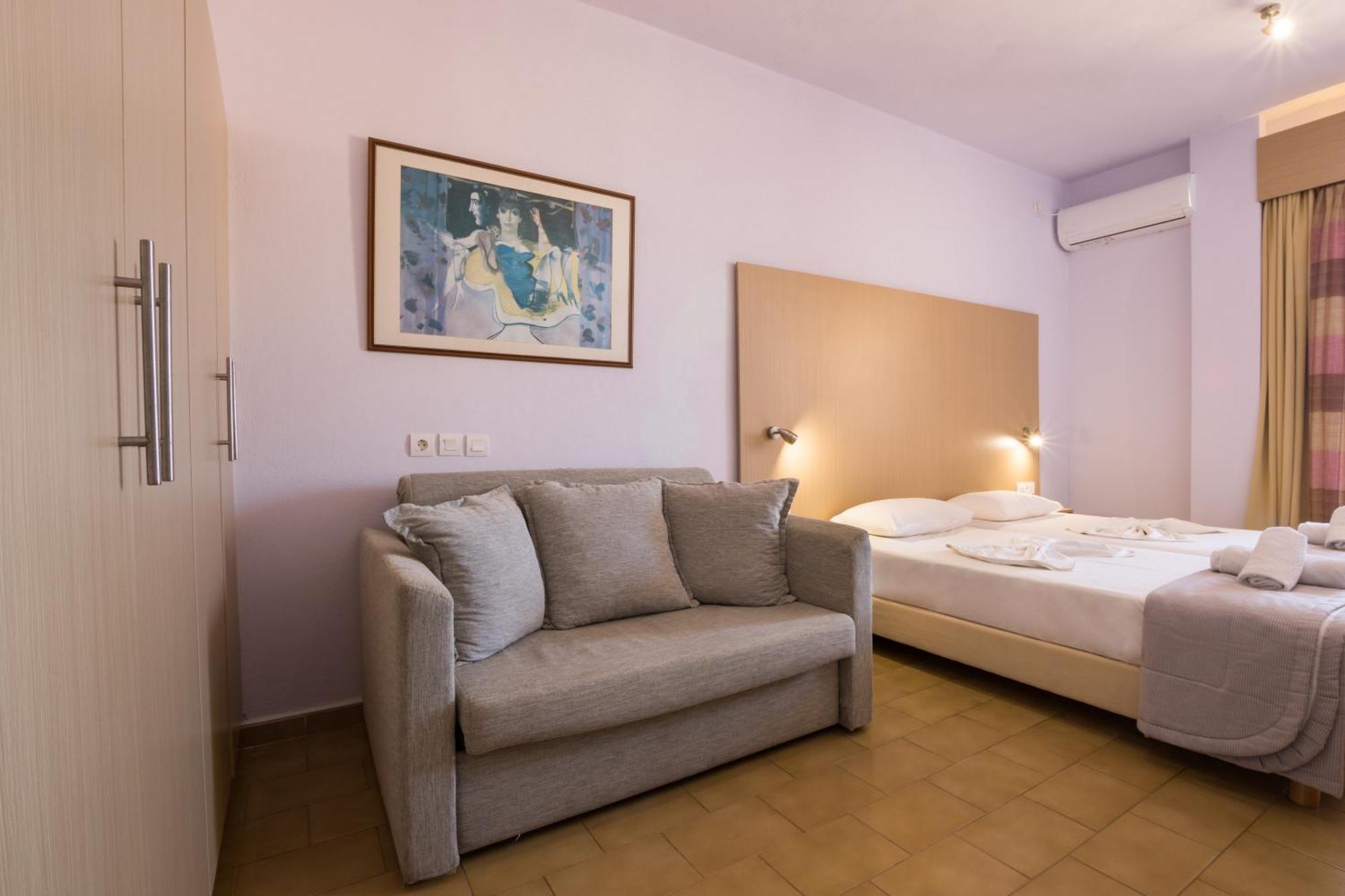 Atlantis Hotel Karpathos Town  Exterior photo