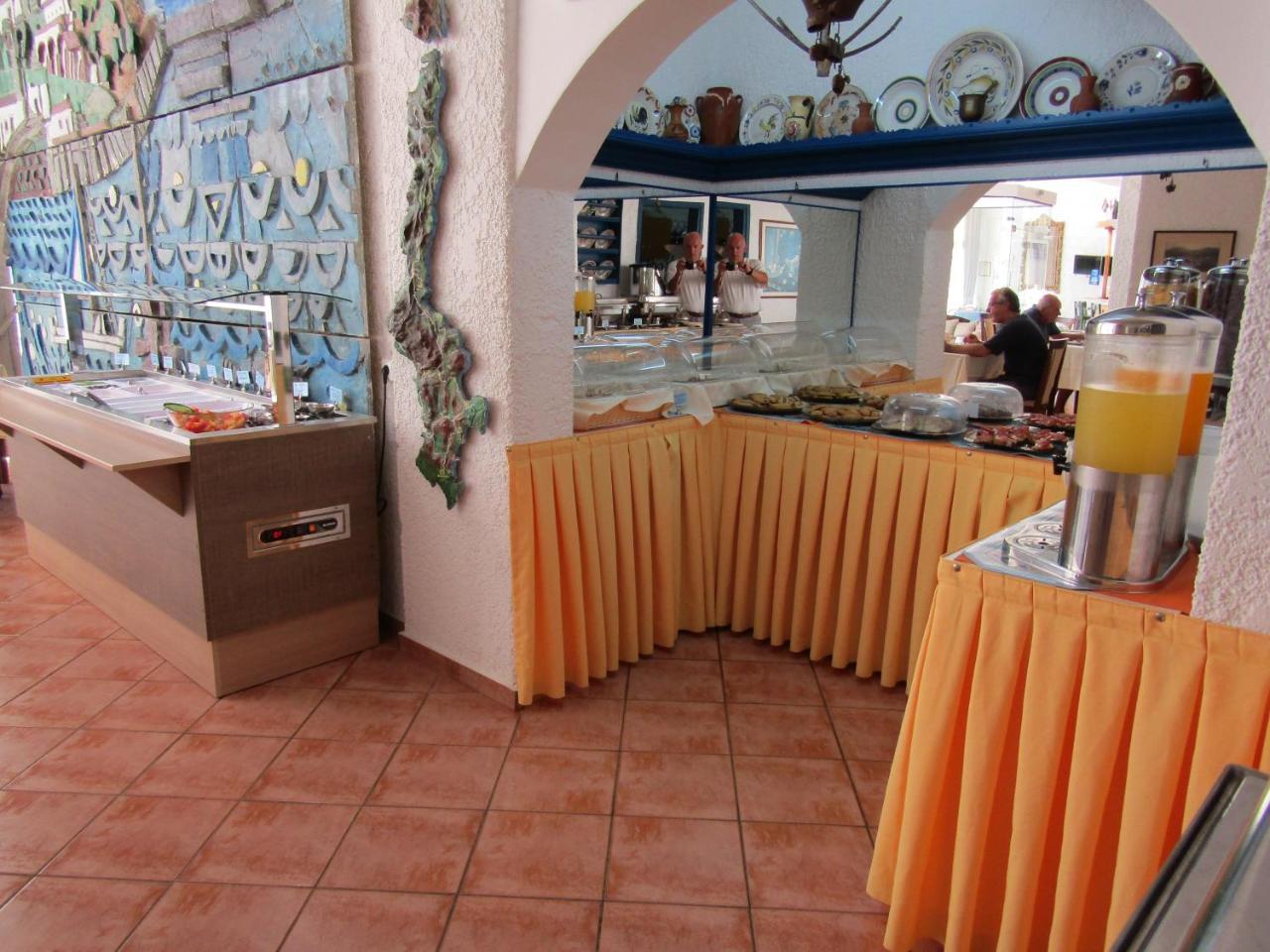 Atlantis Hotel Karpathos Town  Exterior photo